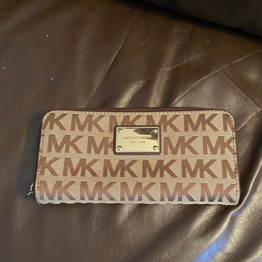 Mk Wallet authentic